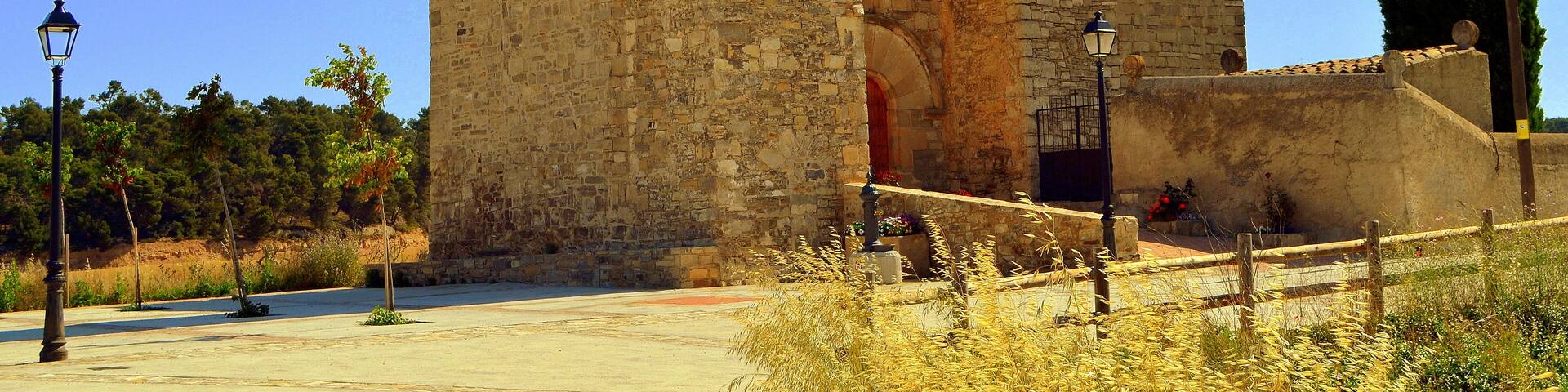 Esmentada a mitjan segle XII, l'església de Sant Gil és un edifici romànic, del segle XII, reformada l'any 1561.