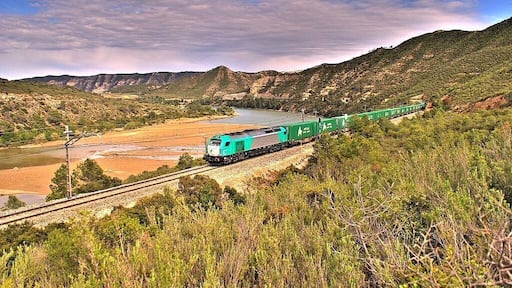 Una de les circulacions per completar el popular triplet de privades de la lĂnia de Caspe, la 335 de ECR amb el Teco de Acotral Tarragona-ClasificaciĂłn -> Madrid-Abroñigal en format HDR. Una de las circulaciones para completar el popular triplete de privadas de la linea de Caspe, la 335 de ECR con el Teco de Acotral Tarragona-ClasificaciĂłn -> Madrid-Abroñigal en formato HDR.