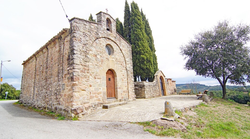 Cementerio y Ermita de Santa Cecilia en Granera en la provincia de Barcelona, Catalunya, España, Europa