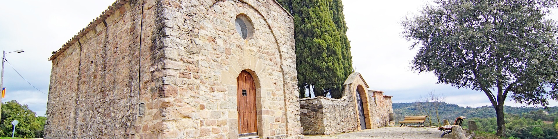 Cementerio y Ermita de Santa Cecilia en Granera en la provincia de Barcelona, Catalunya, España, Europa