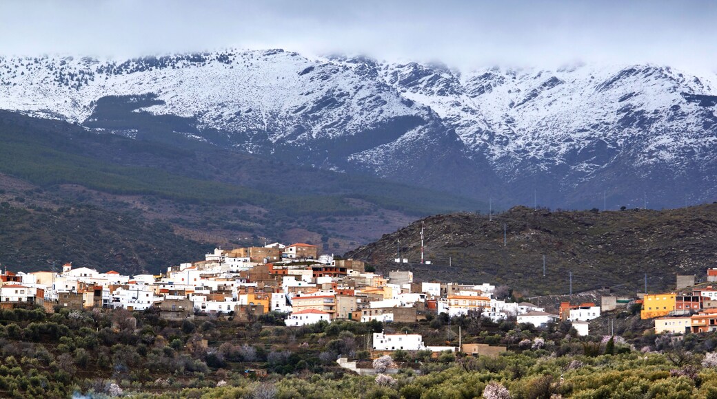 Village submontane, Sierra Nevada