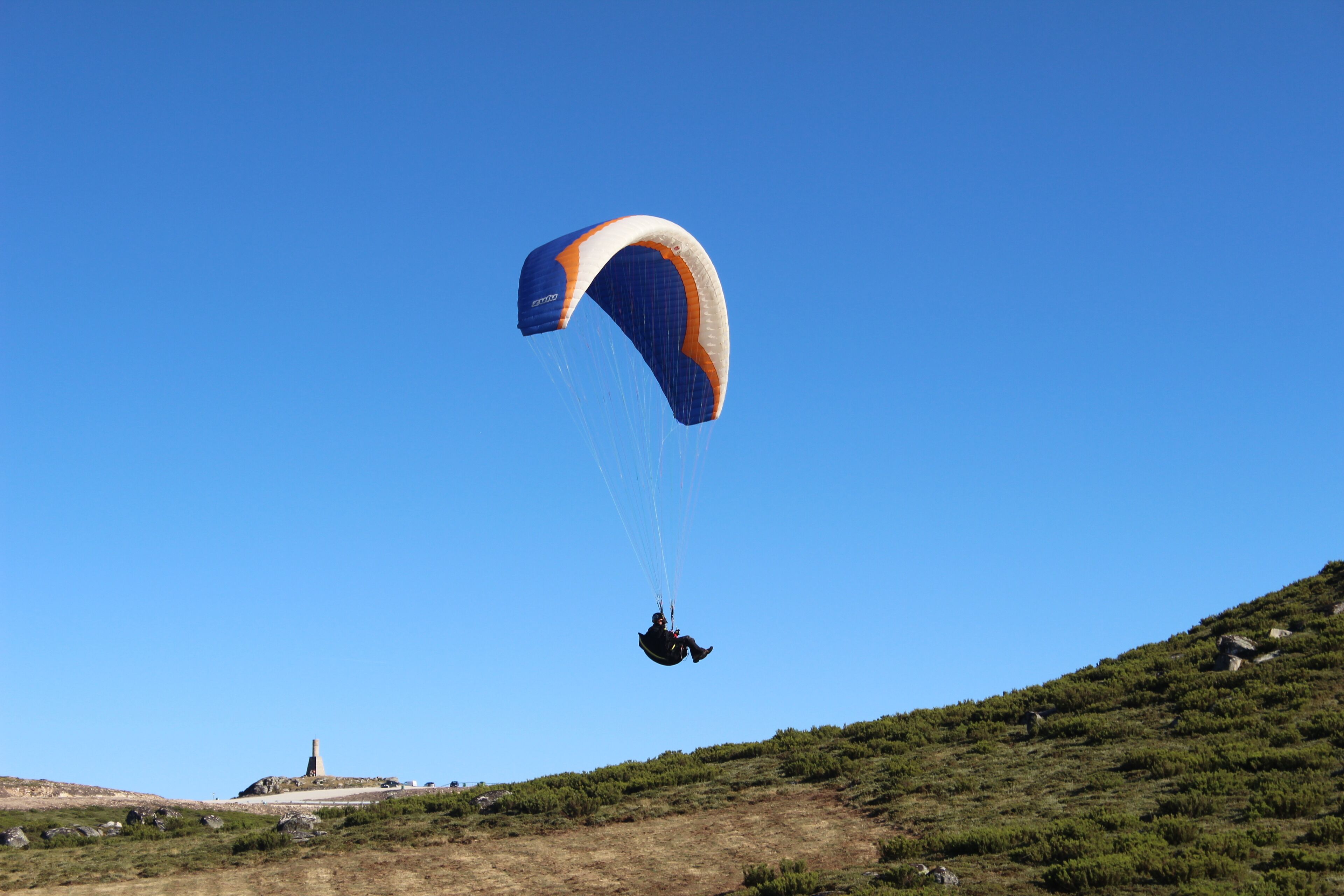 Parapente en Sierra de Larouco