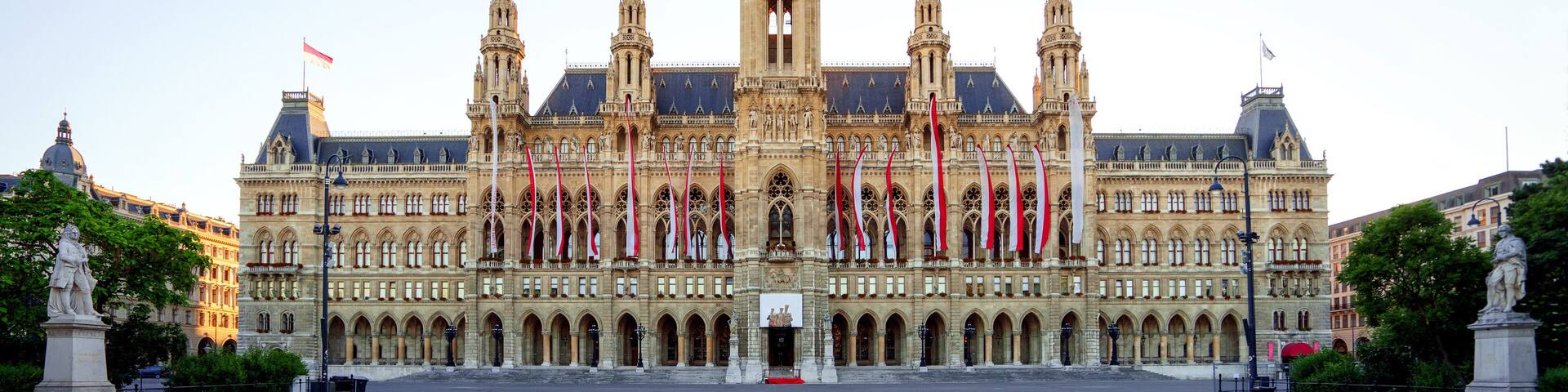 The city hall of Vienna - Wiener Rathaus (Neues Rathaus) in 4K UHD widescreen