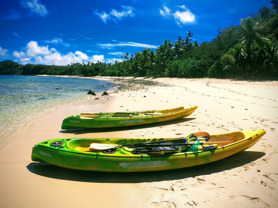 Canoe to another island near Paradise Cove