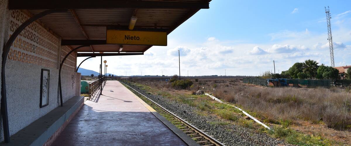 Estación de Nietos, en la región de Murcia, en la línea Cartagena-Los Nietos.