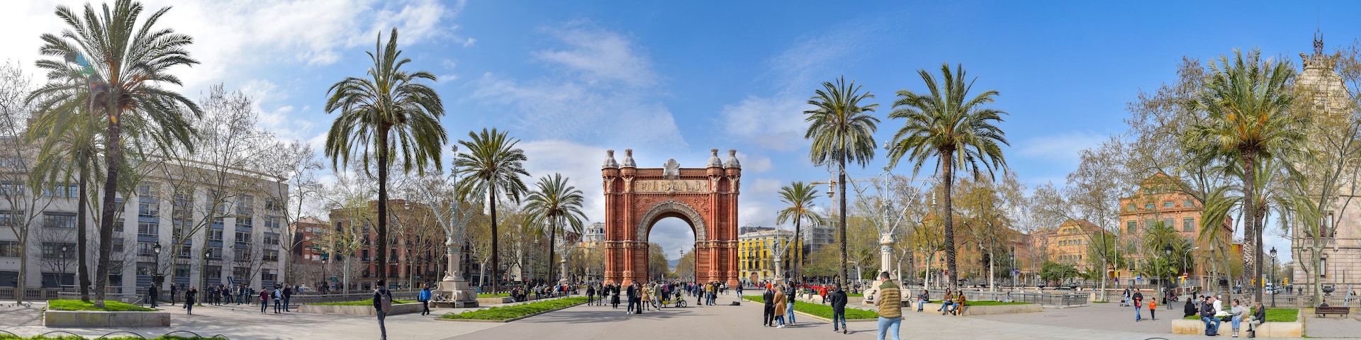 Panoramafoto Arc de Triomf in Barcelona / Spanien