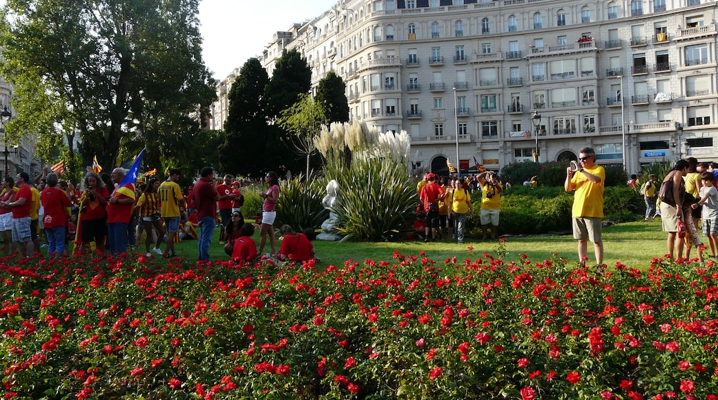 This is a photo of public art indexed in the cataloge Art Públic of Barcelona (Spain) under the code number