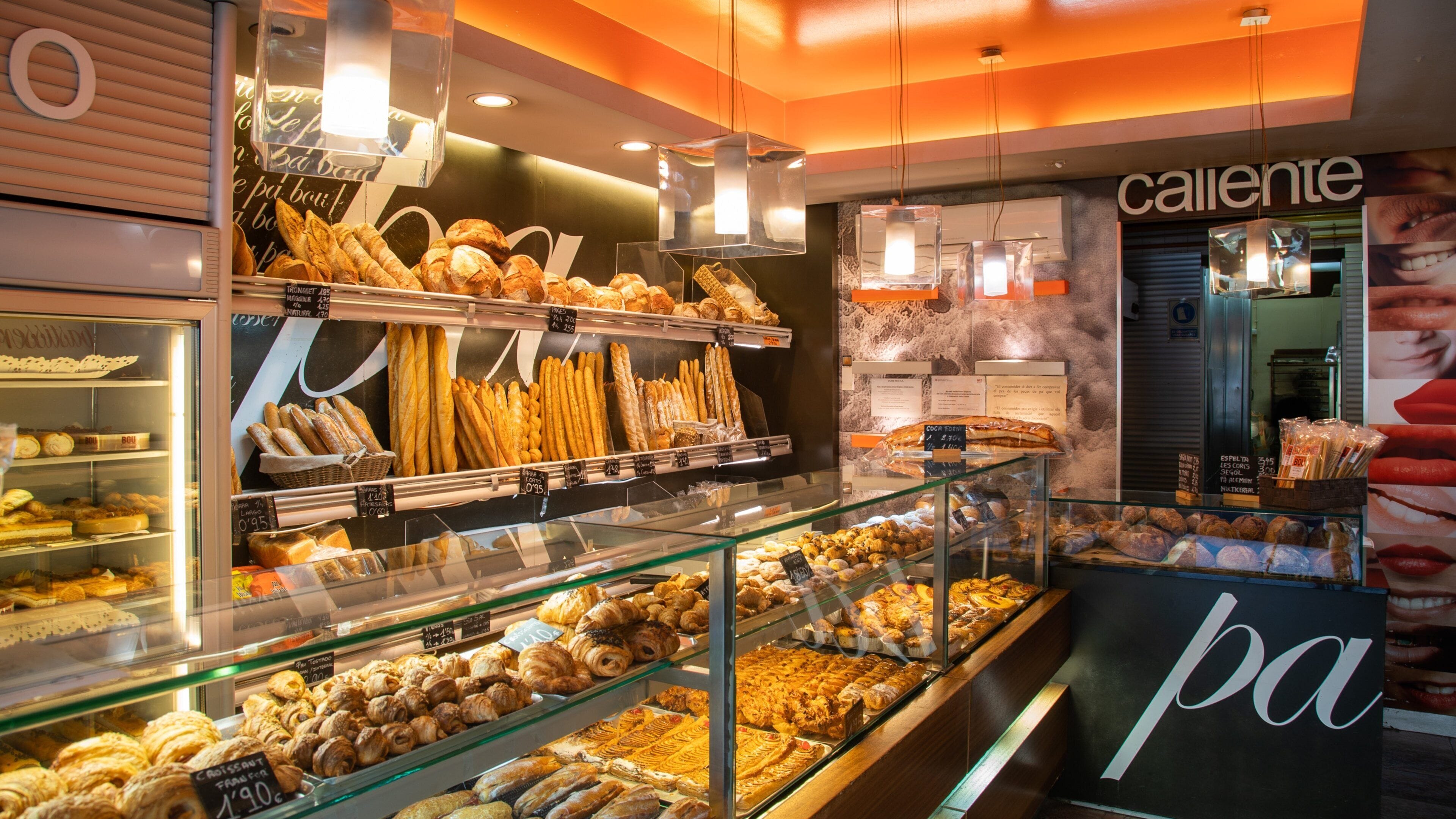 La Sagrada Familia featuring food and interior views