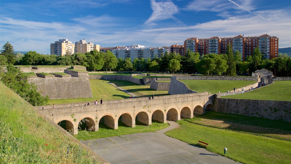 Ciudadela which includes a city, heritage elements and a garden