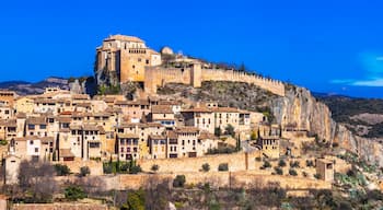 Alquezar - beautiful medieval village in Aragon mountains, Spain