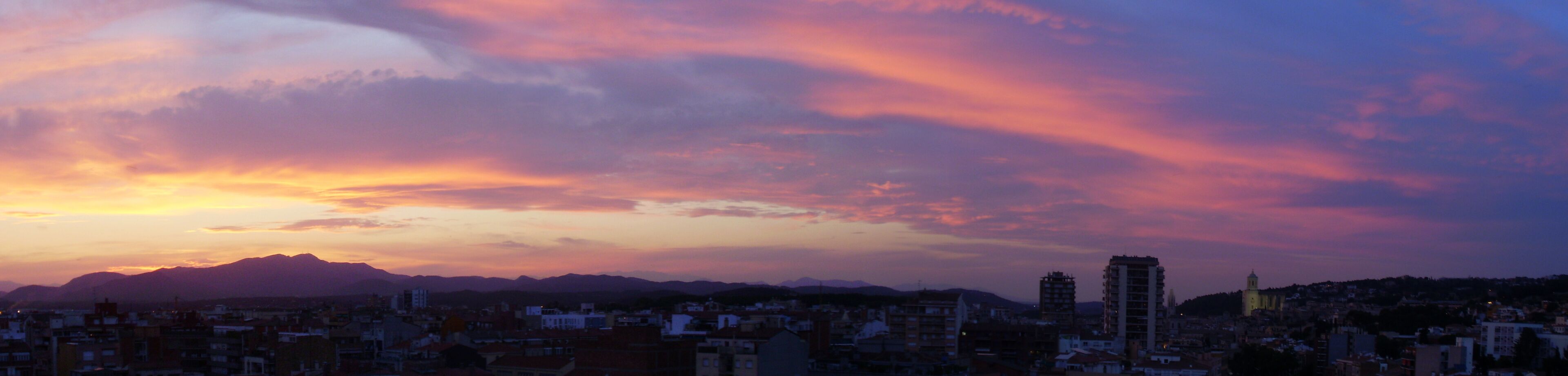 Capvespre nit de Sant Joan a la ciutat de Girona