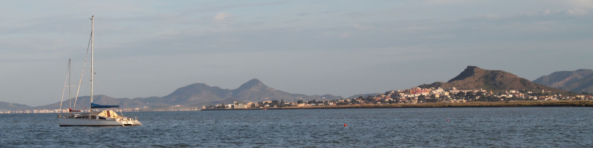 Spanien, Los Alcázares - Blick über das Mar Menor in östlicher Richtung (auf die Insel Isl del Barrón)