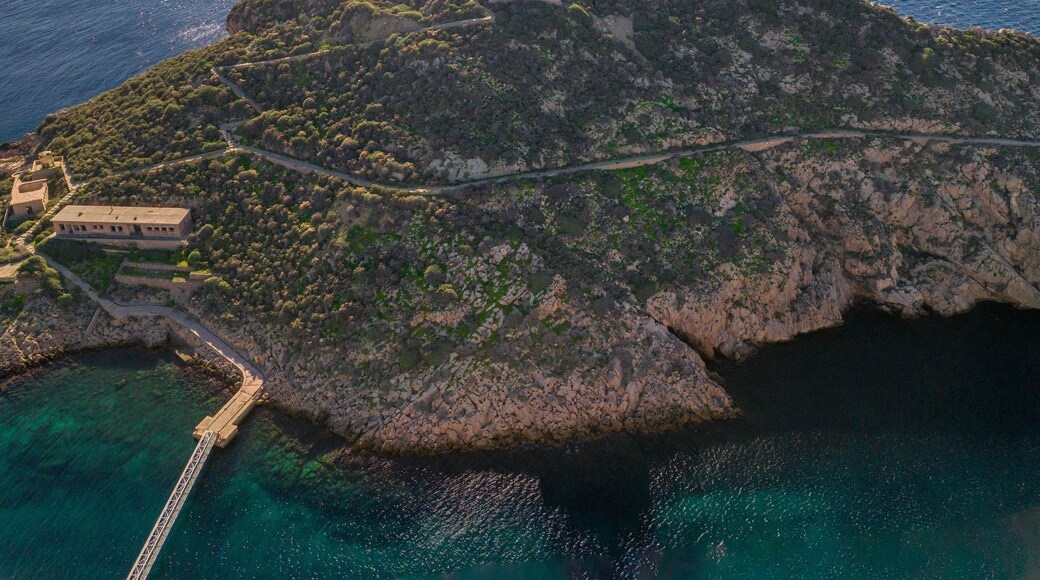 Faro Isla de Escombreras en Cartagena, Murcia, España