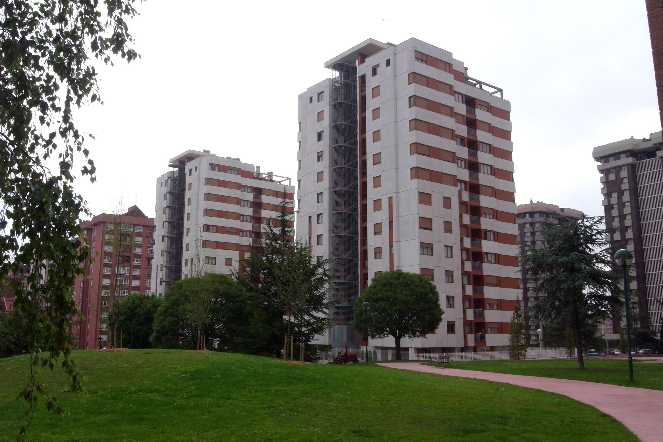 Torres Jovellanos (fachada posterior)