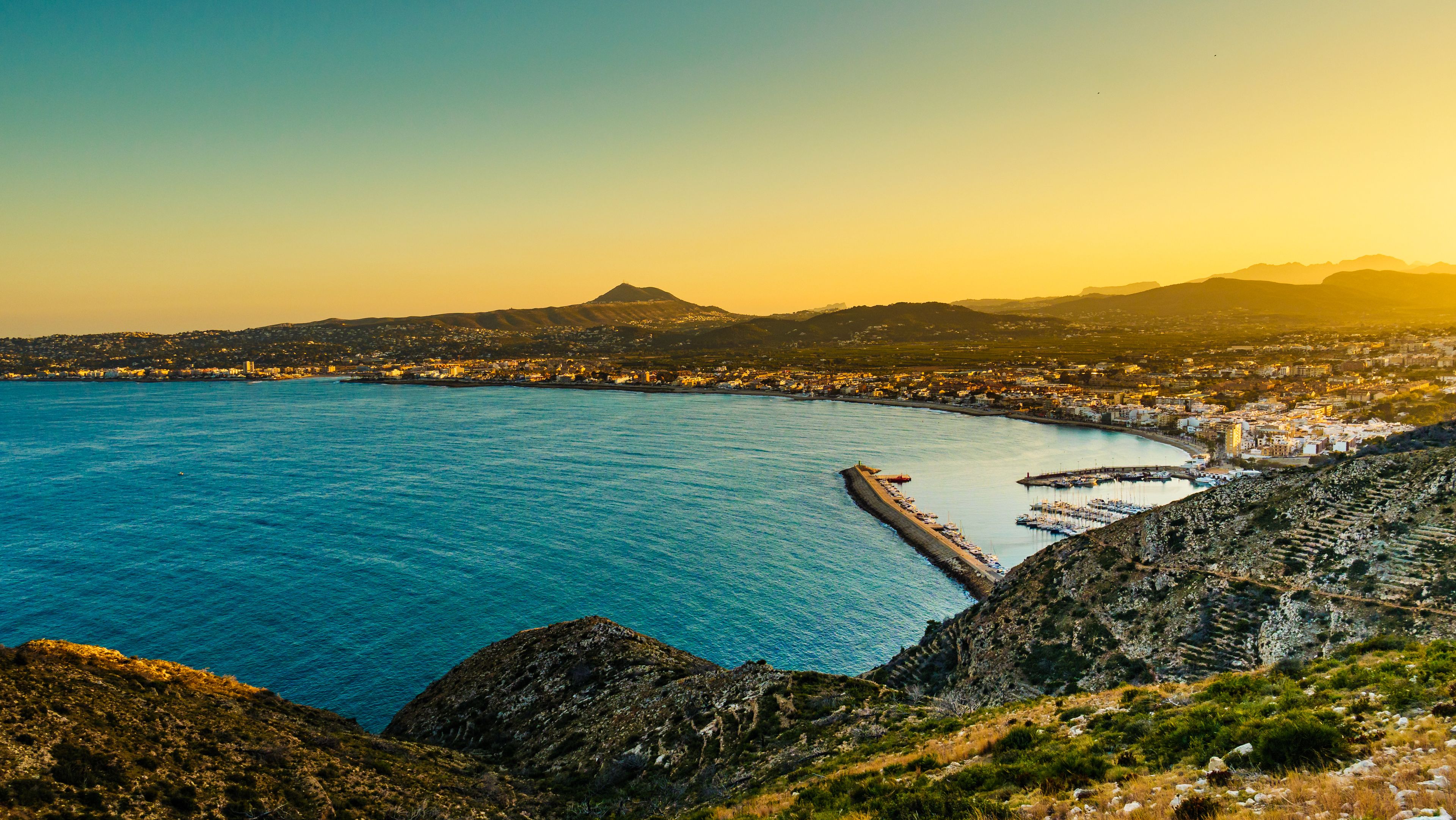 Almadrava Strand