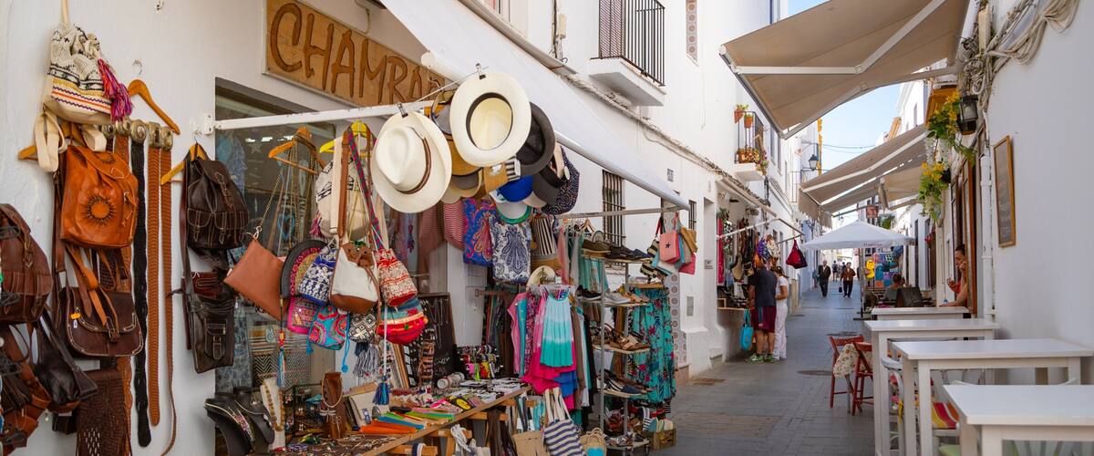 Conil de la Frontera City Centre showing markets