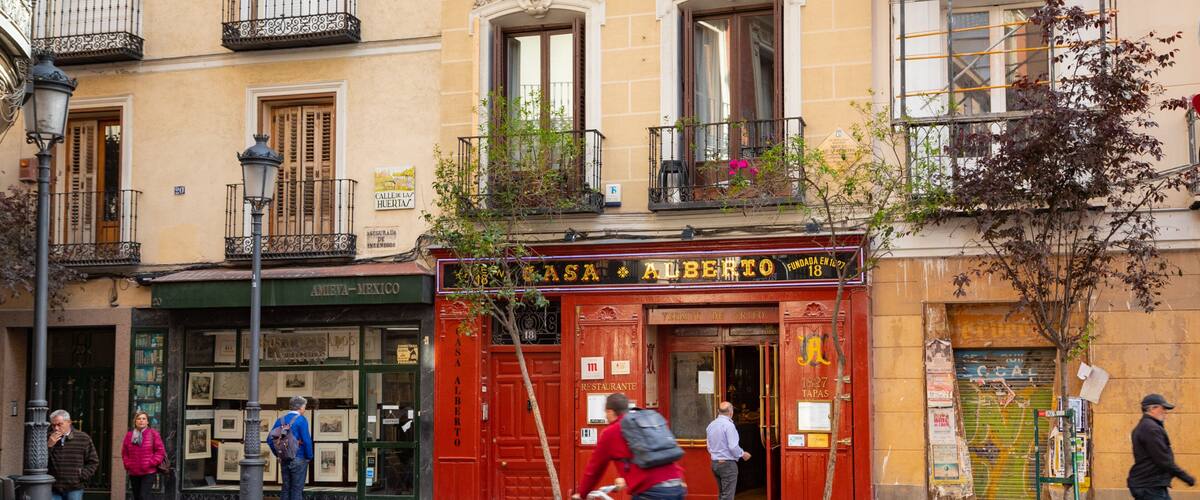 Barrio de las Letras showing signage