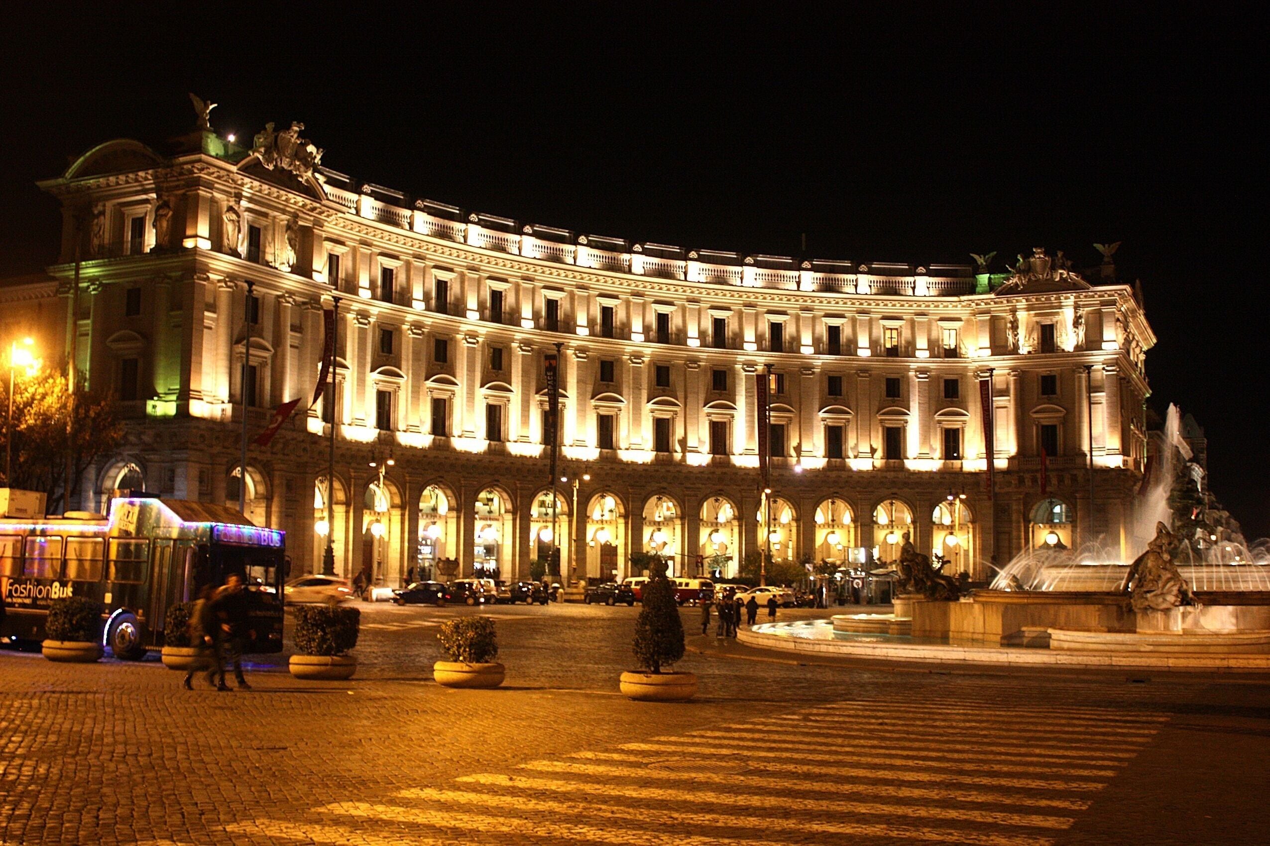 Rome, Piazza della Repubblica, the palace dell'Esedra