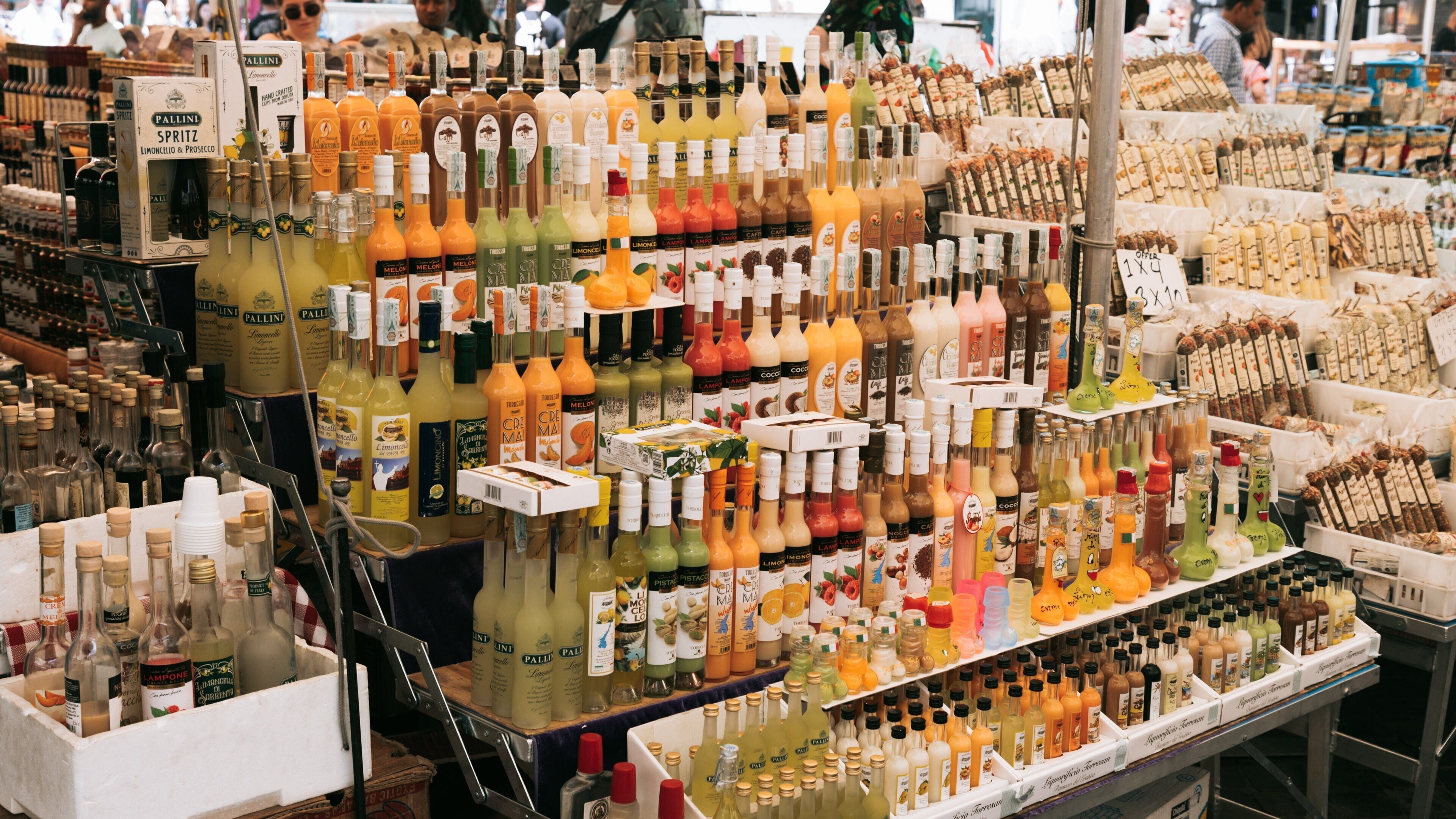 Rome City Centre showing food and markets