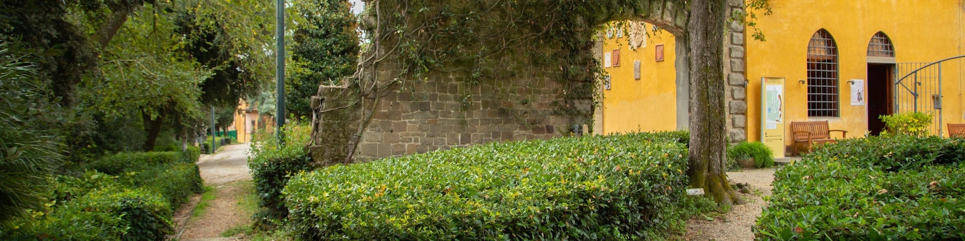 Careggi Rifredi featuring a garden