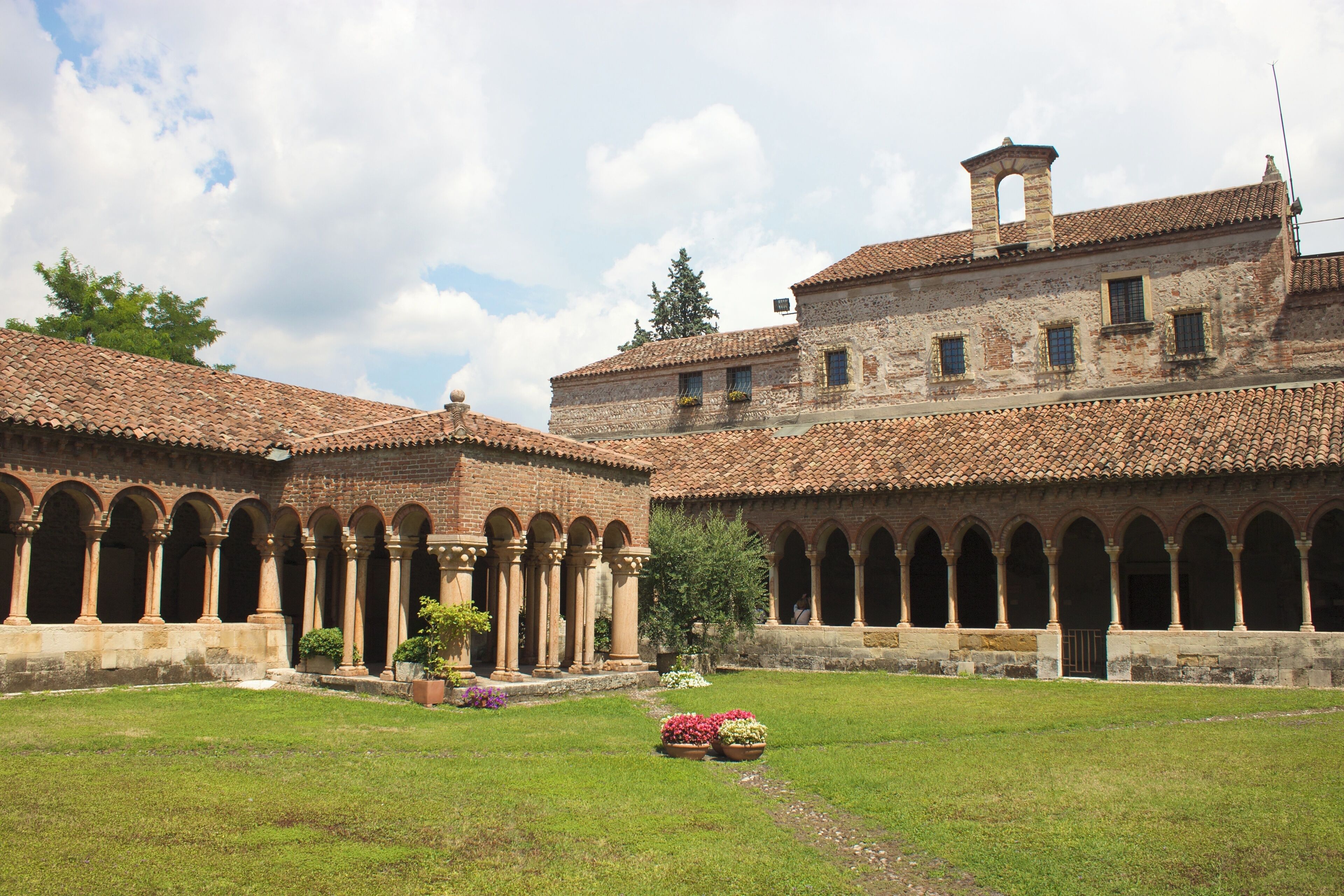 Cloister of Basilica di San Zeno