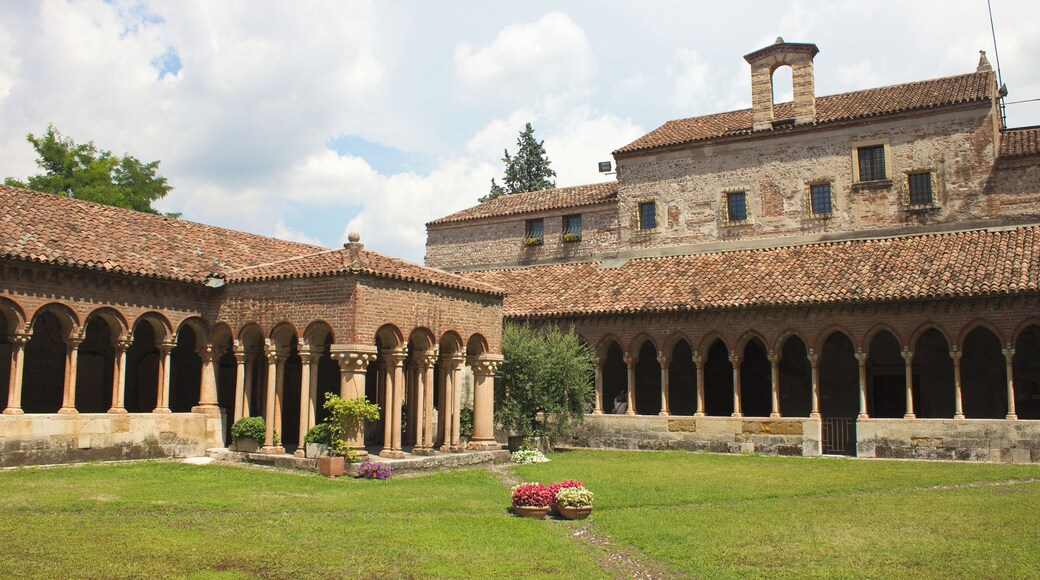Cloister of Basilica di San Zeno