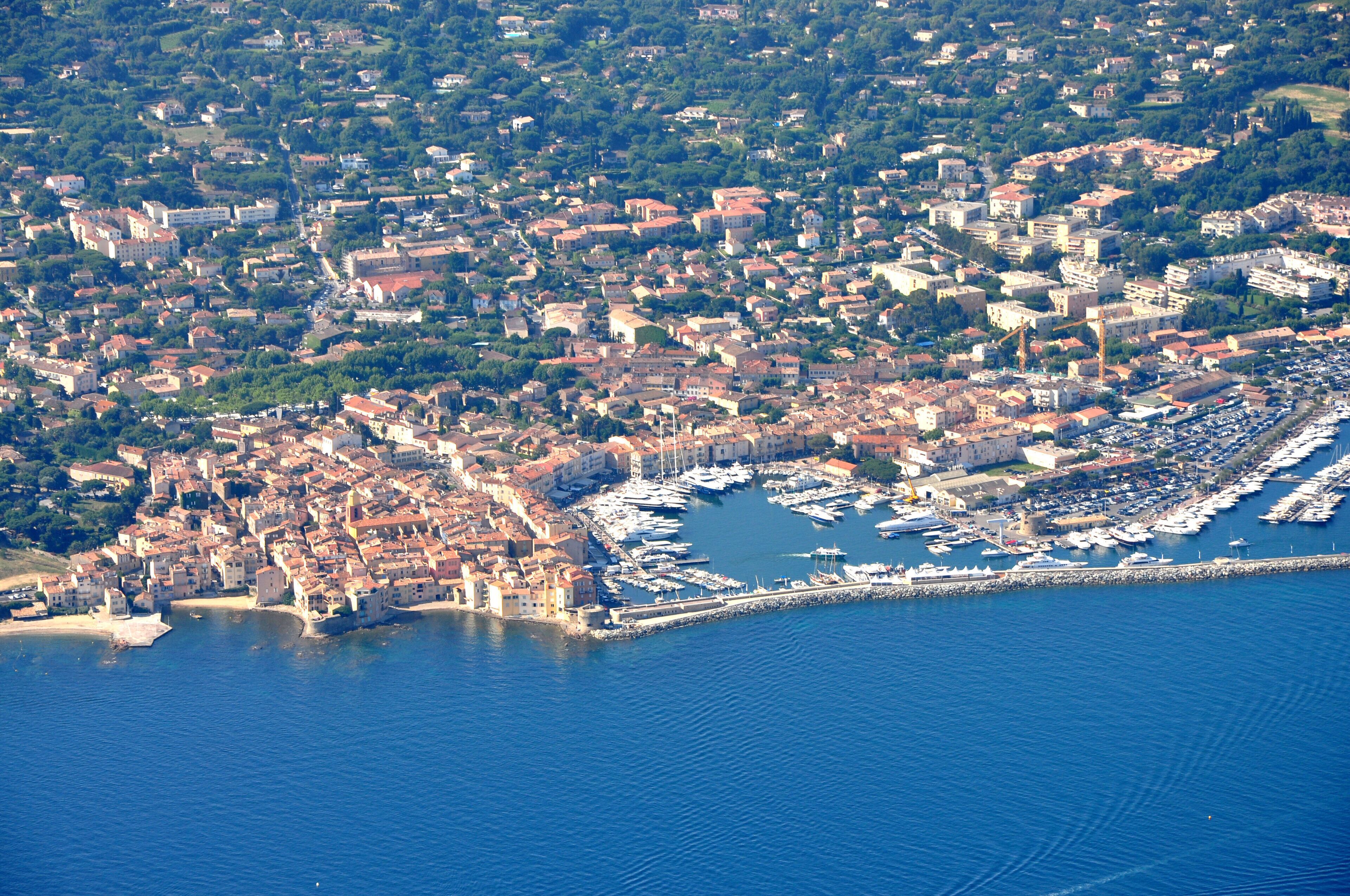 Vue aérienne du village de Saint-Tropez