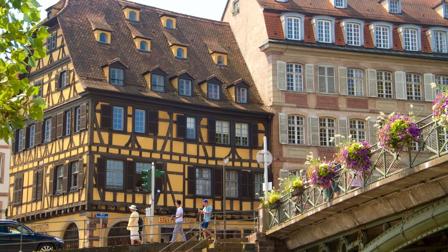 Petite France featuring a city