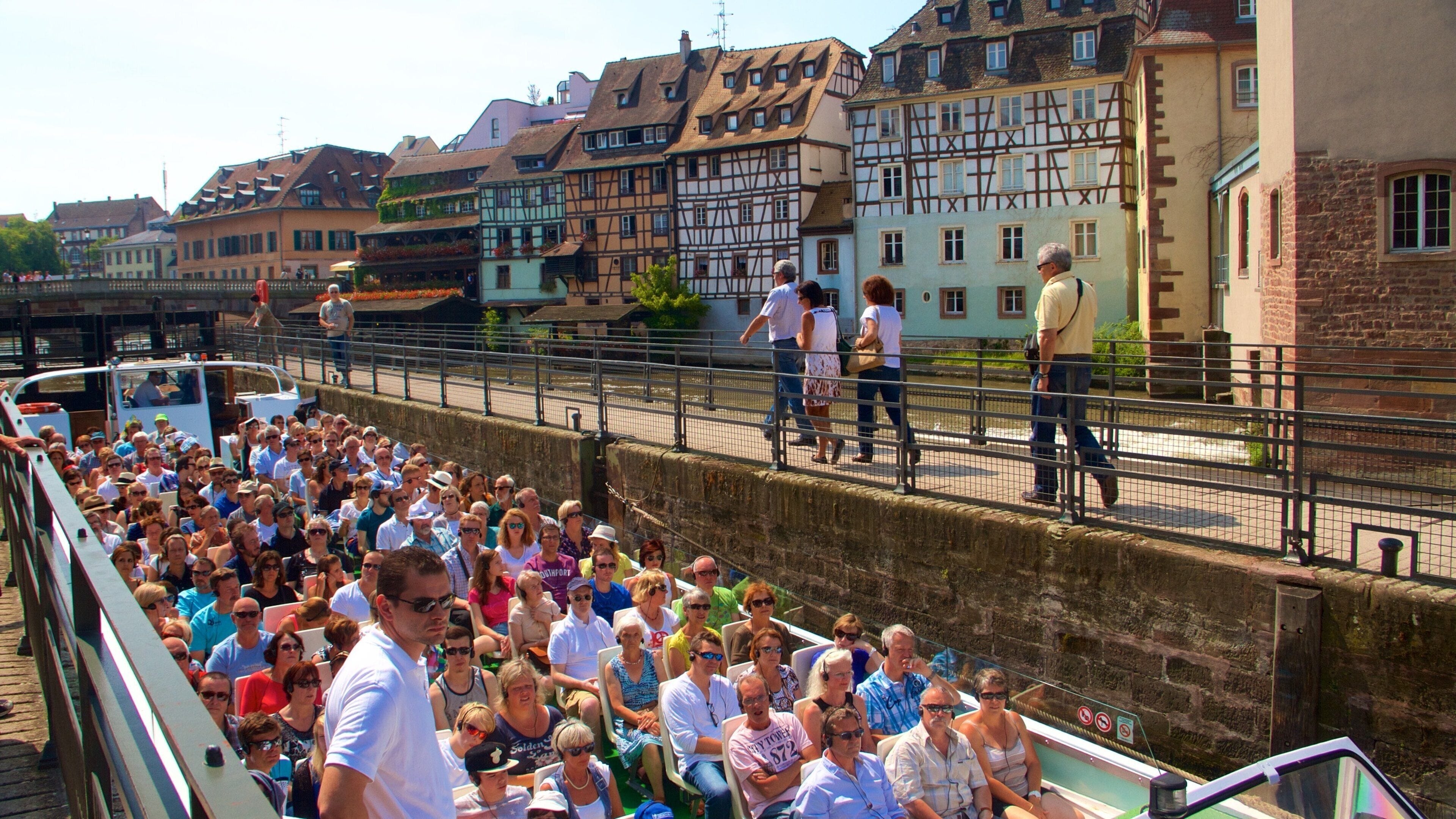 Petite France featuring heritage elements, a city and boating