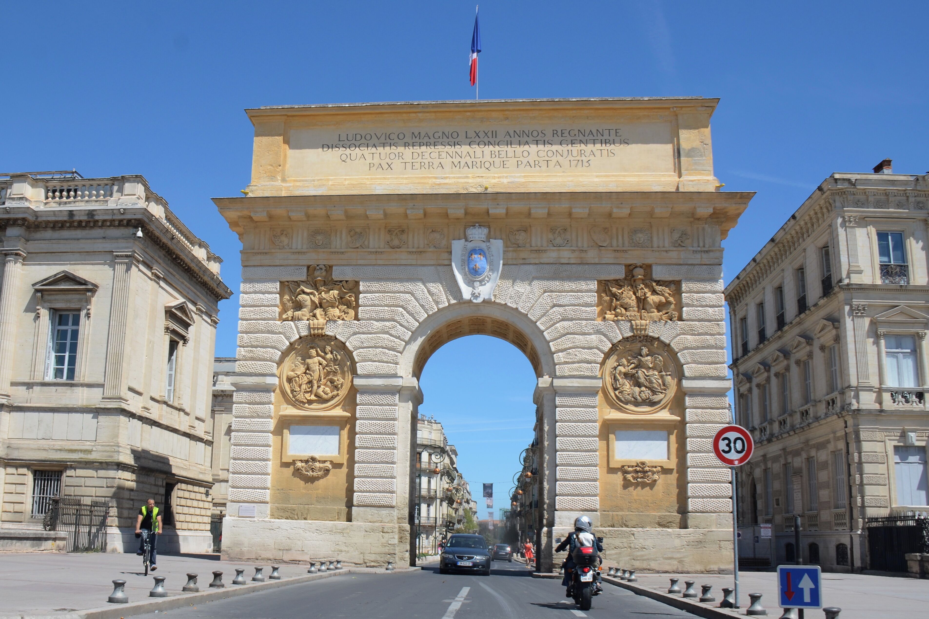 Arch tower-gate at Montpellier West side
