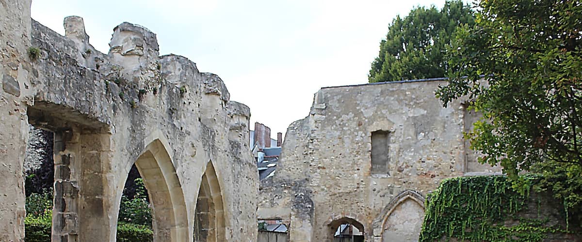 This building is inscrit au titre des Monuments Historiques. It is indexed in the Base Mérimée, a database of architectural heritage maintained by the French Ministry of Culture, under the references PA00078781 and couvent .