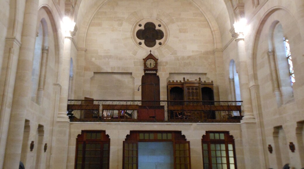 Intérieur de la chapelle du lycée de l'Assomption.