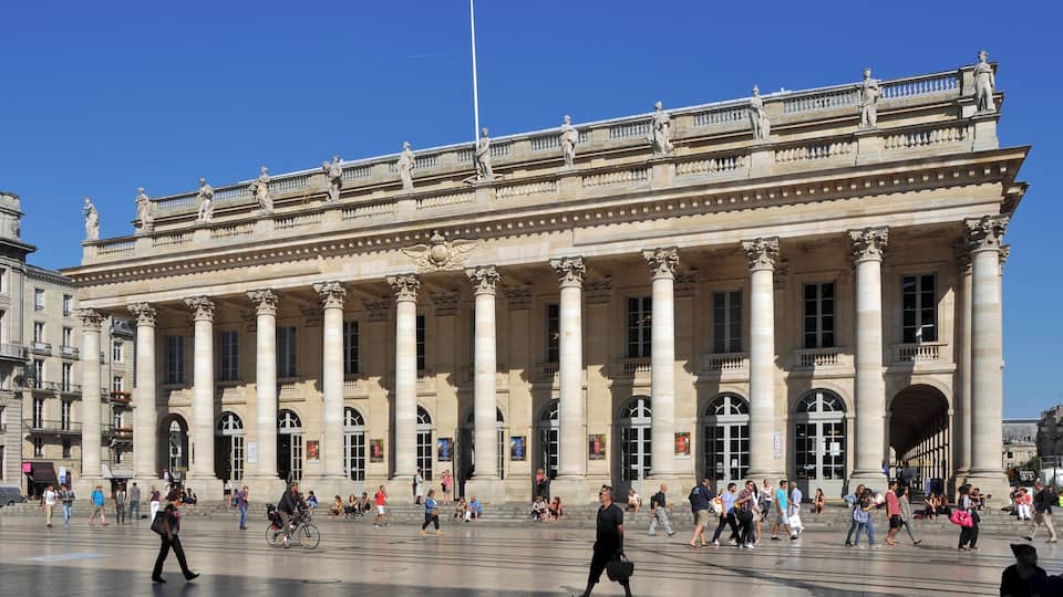 This building is indexed in the Base Mérimée, a database of architectural heritage maintained by the French Ministry of Culture, under the reference PA00083188 .