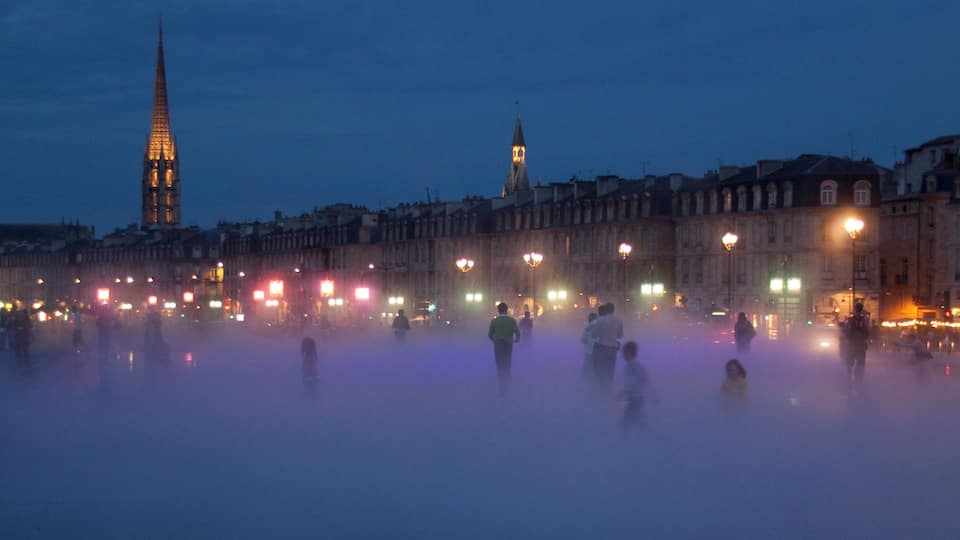 Water Mirror steam night Bordeaux