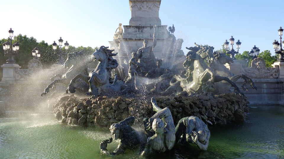 This building is indexed in the Base Mérimée, a database of architectural heritage maintained by the French Ministry of Culture, under the reference PA33000074 .