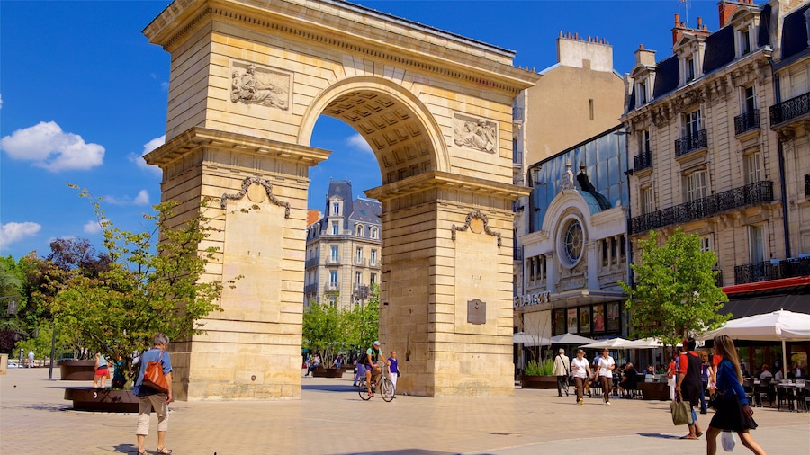 Dijon which includes heritage architecture, a monument and a square or plaza