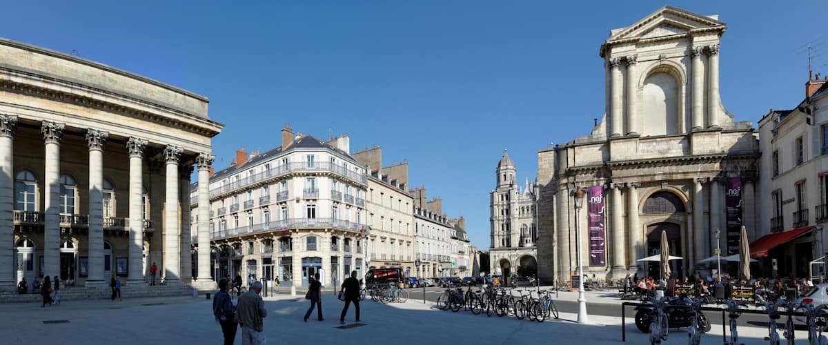 This building is indexed in the Base Mérimée, a database of architectural heritage maintained by the French Ministry of Culture, under the references PA00112435 , PA00112268 and PA00112270 .