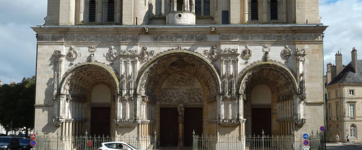 This file was uploaded with Commonist. Église Saint-Michel de Dijon.