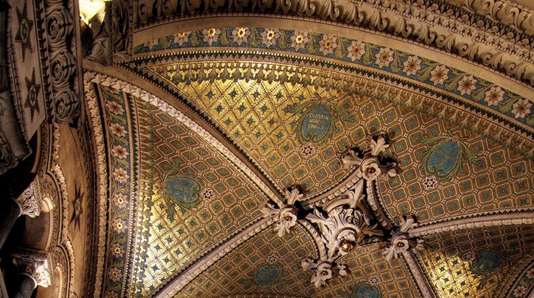 The main Basilique, a truly awesome Sacred place, is currently under renovation process (June 2012) so I had to content with this Crypt temple located right under it. I learned an important lesson that day, never get too excited when planning to visit a major landmark or building as it could be under renovation. Snif..... next time. Didn't had the time to find out the name of this temple nor found it on the net, maybe some kind visitor can help me on this. Thanks in advance. Hit "L" to view on black or at full size in the drop-down menu, 1280 x 850 pixels. This image and many more from my Photostream are licensed under Creative Commons licence. Author: Salva Barbera. You can use this image on websites, blogs or other media projects without my permission as long as you credit me as the Author. My images may not be used for any profane or immoral purpose or to incite violence or hatred. Please read the Creative Commons image licence guidelines before downloading. A link back to my Flickr account is not mandatory but highly appreciated.