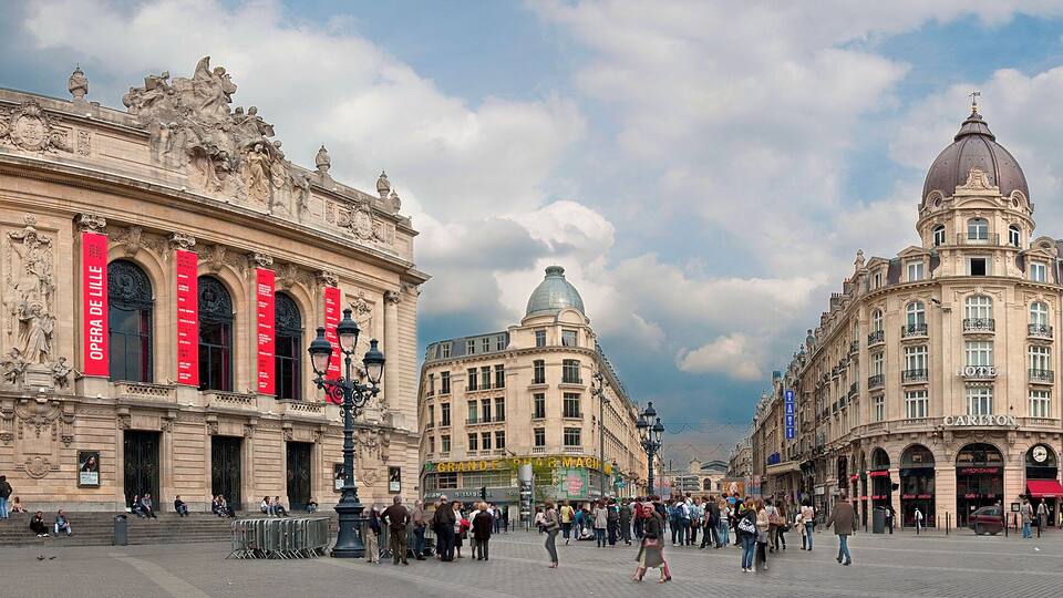 This building is inscrit au titre des Monuments Historiques. It is indexed in the Base Mérimée, a database of architectural heritage maintained by the French Ministry of Culture, under the reference PA59000043 .