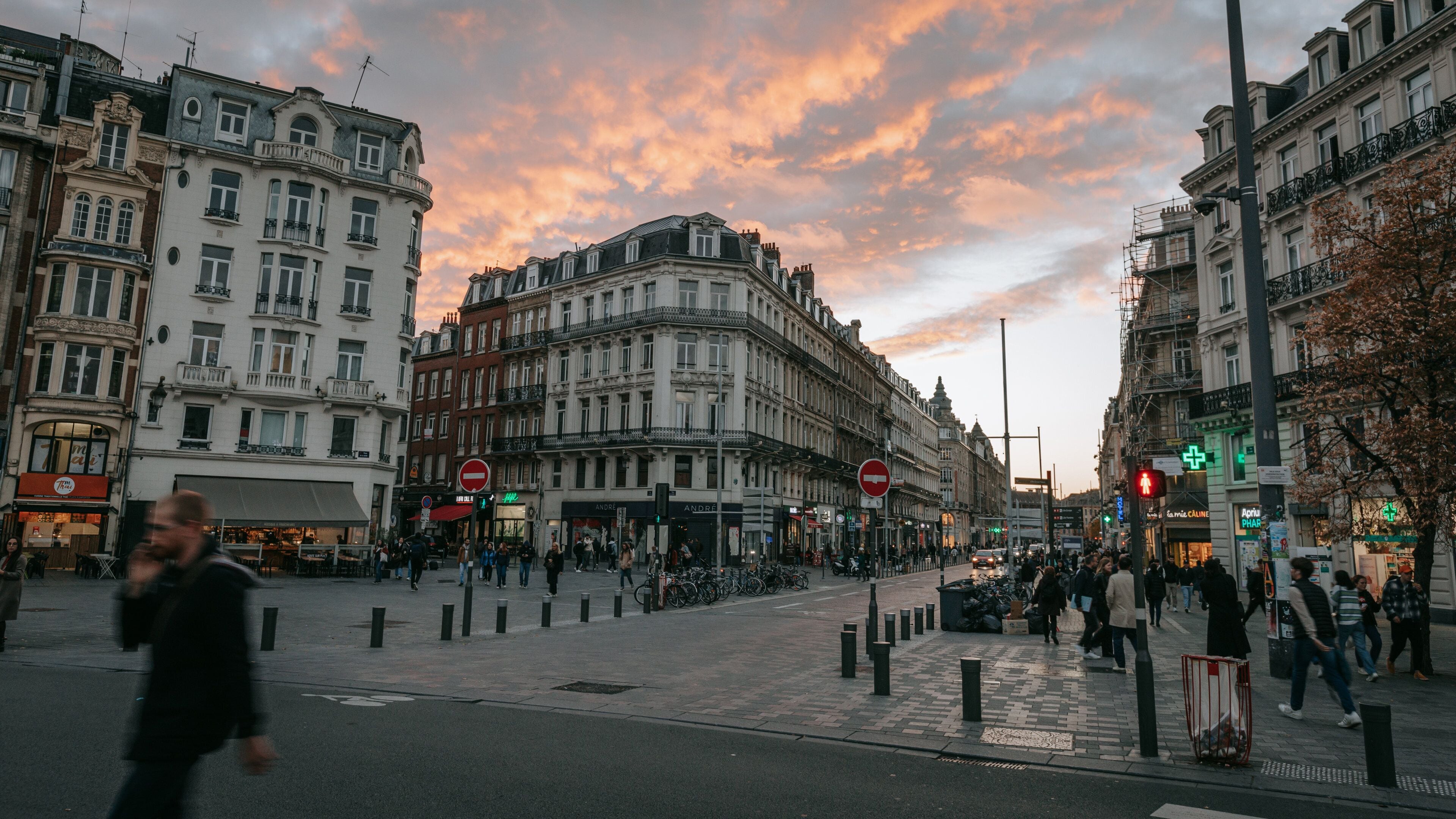 Lille Centre Ville featuring heritage elements, street scenes and a sunset