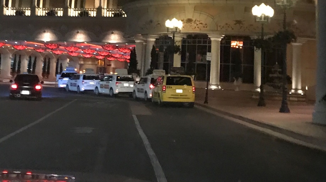 Peppermill Spa Resort... Staying here for the night. Lowest hotel price in the area with very nice top mountain view .... very accommodating staff (Amanda).... she gave us upgrade for $65US which is amazing....