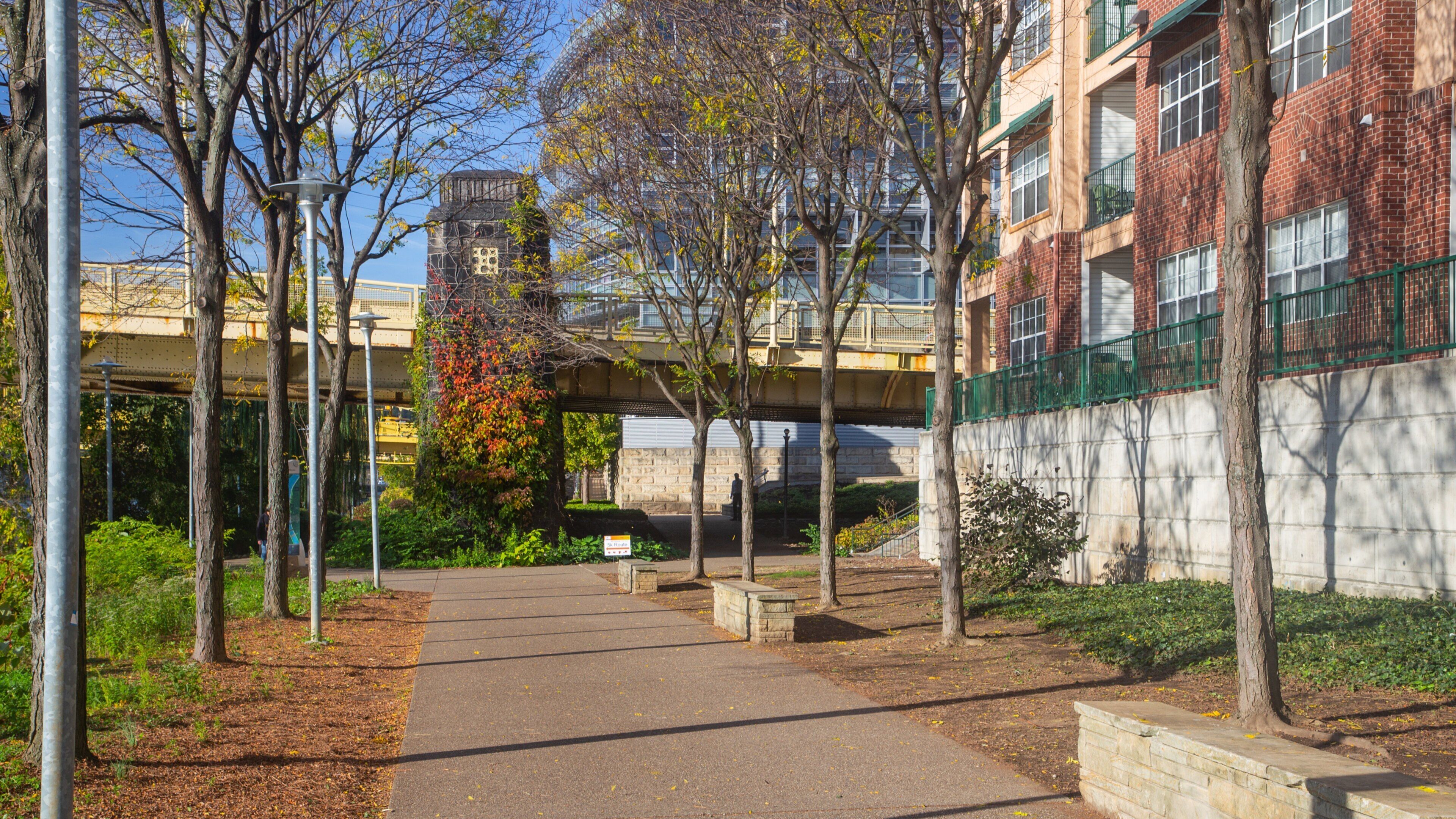 North Shore featuring a garden