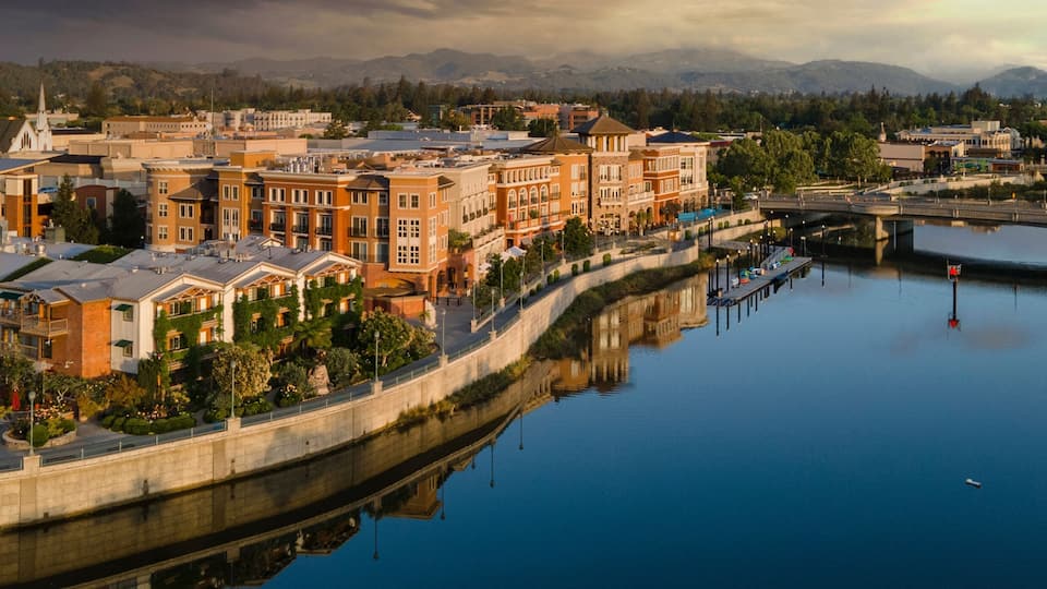 4K Ultra HD Image of Napa Downtown Building with Napa River Reflection - Riverside Charm
