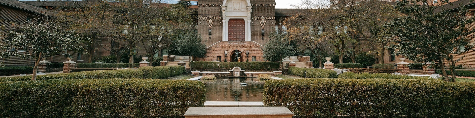 West Philadelphia showing heritage elements, a fountain and a pond