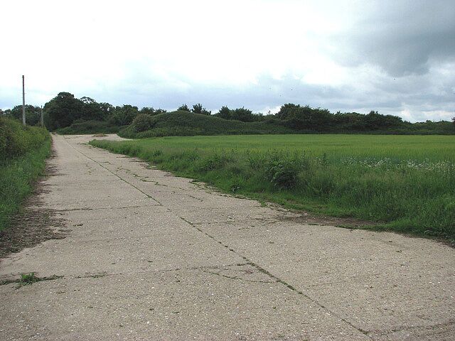 Concreted track leading to Pit Hole Plantation