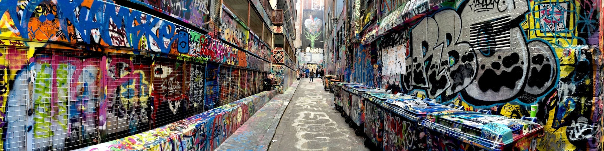 close up of a lot of colorful murales on a narrow street in Melbourne, Australia
