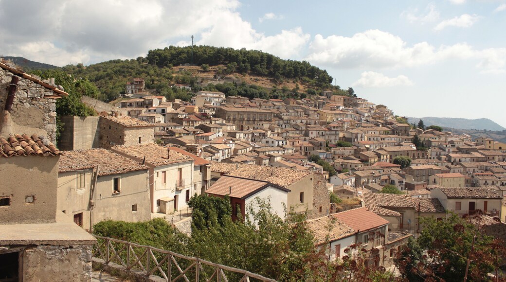 ์ฒด๋ฅดํค์๋ผ ๋ ์นผ๋ผ๋ธ๋ฆฌ์