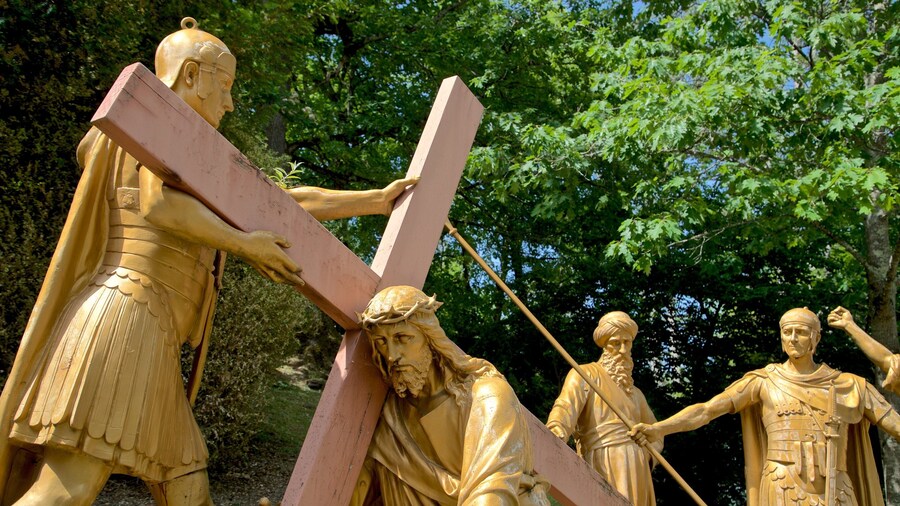 Chemin de Croix เนื้อเรื่องที่ อนุสาวรีย์หรือรูปปั้น และ แง่มุมทางศาสนา