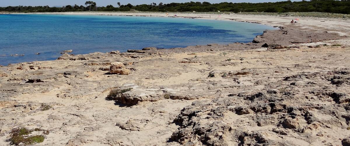 Platja des Caragol, Strand an der Südküste von Mallorca, Spanien
